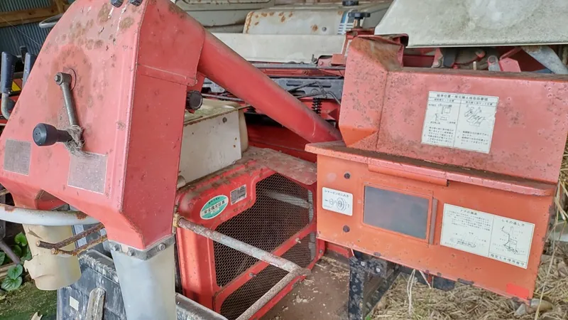 納屋や倉庫に眠っている古い農機具